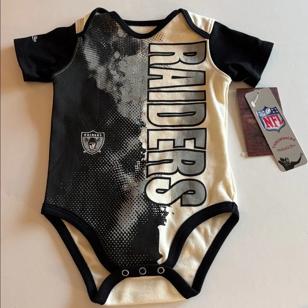 RAIDERS ONESIE 12M NEW Raiders Infant Bodysuit - Black and Cream 12 Months NWT